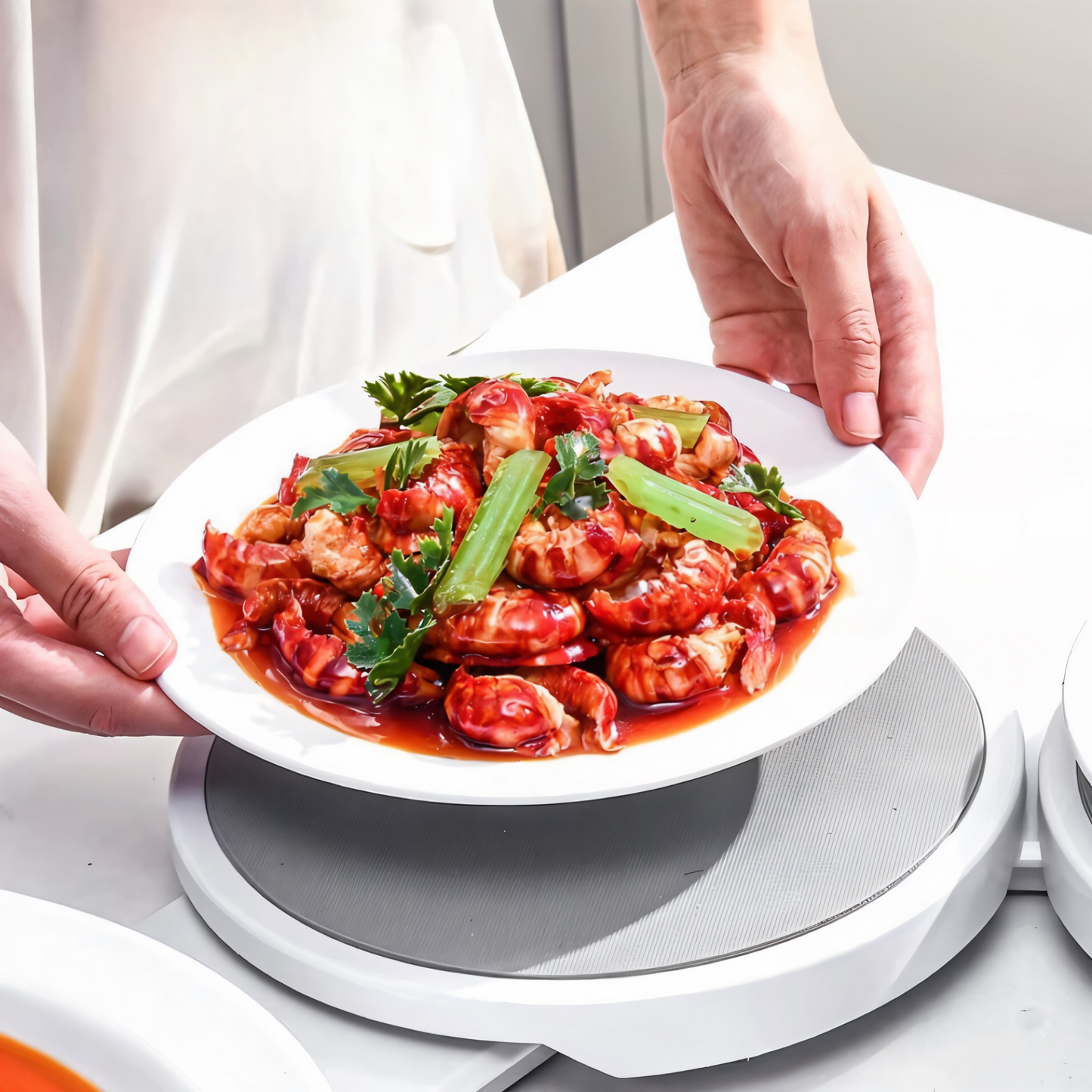 Lazy Susan Revolution – Erweiterbare 360° Drehtablett für Rechteckige Esstische | Modernes, Rutschfestes & Hitzebeständiges Serviergestell mit Leichtlaufrollen | Perfekt für Familienessen & Partys